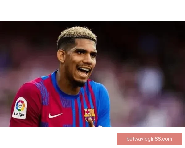 巴尔韦德妻子怒斥巴萨红牌改判：这不是红牌，球场应该关门了